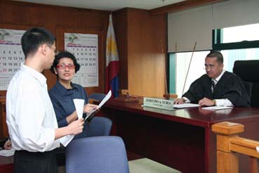 首都圏マカティ簡裁で初めて開かれた小額訴訟の審理=最高裁提供