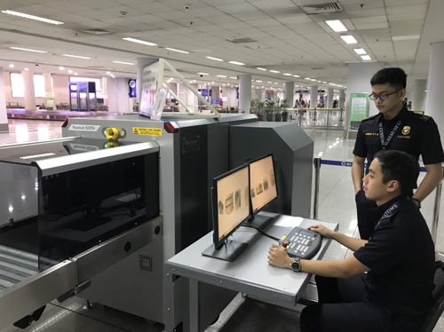 新しくマニラ空港に設置されたエックス線検査機=関税局提供