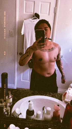 公開されたジェイクさんの写真=同氏フェイスブックより