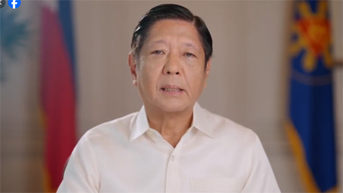 「暗殺宣言」を非難するビデオメッセージを出したマルコス大統領=25日(大統領公式フェイスブック)