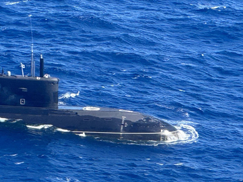 比のEEZ内で観測されたロシアの攻撃型潜水艦「ウファ」=11月28日、比海軍提供